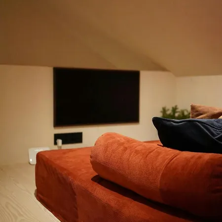 Cozy Neo With In Out In