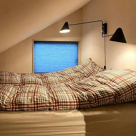 Cozy Neo With In Out In Holiday home