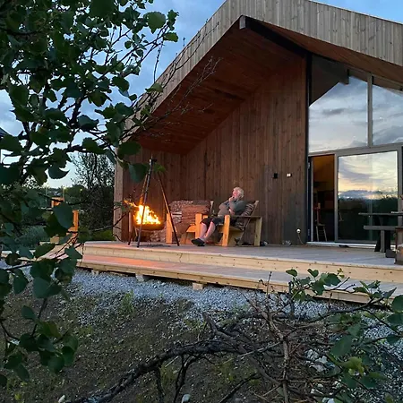 Cozy Neo With In Out In Holiday home